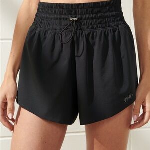 Abercrombie YPB motion TEK lined fly away shorts
